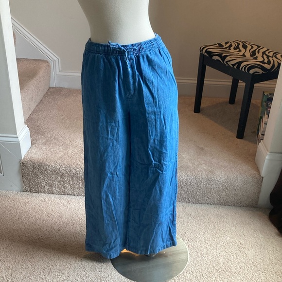 Old Navy Children’s Wide Legged Light Weight “Jeans” - Picture 1 of 5